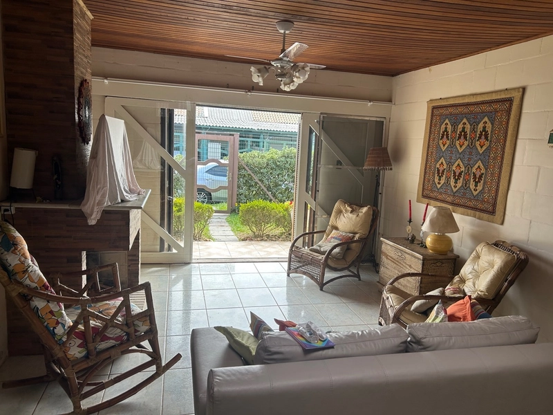 Casa com 4 dormitórios a 2 quadras do mar: 17ª foto da galeria de imagens do imóvel