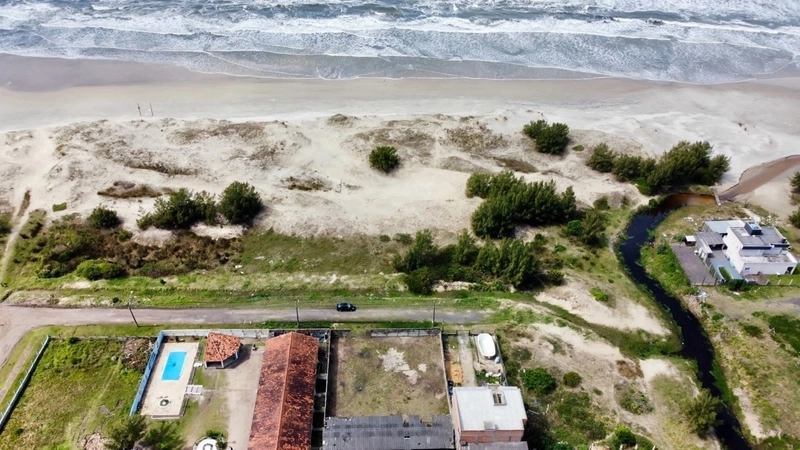 terreno a poucos passos do mar na Praia do barco: 9ª foto da galeria de imagens do imóvel