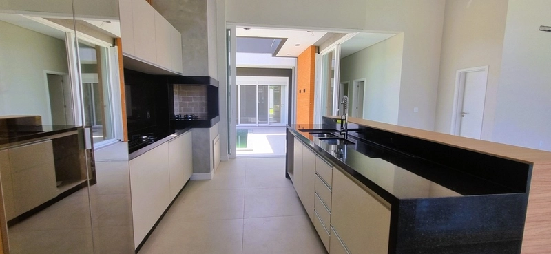 Casa de alto padrão com 4 suítes no condomínio Costa Serena: 8ª foto da galeria de imagens do imóvel