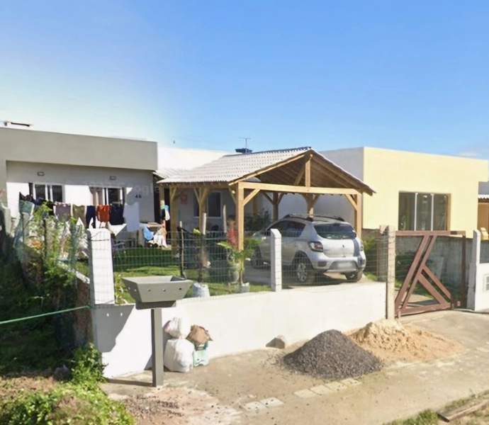 Casa a 50m da praia com 2 dormitórios: 1ª foto da galeria de imagens do imóvel