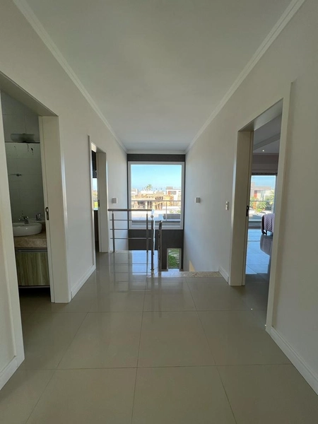 Casa mobiliada com 4 suítes no condomínio Dubai: 6ª foto da galeria de imagens do imóvel