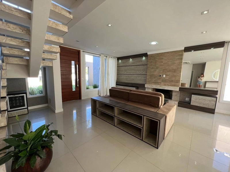 Casa mobiliada com 4 suítes no condomínio Dubai: 9ª foto da galeria de imagens do imóvel