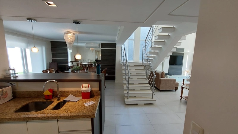 Casa com 4 dormitórios e piscina no condomínio Dubai: 37ª foto da galeria de imagens do imóvel