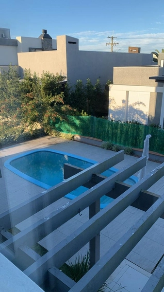 Casa com 4 dormitórios e piscina no condomínio Dubai: 8ª foto da galeria de imagens do imóvel