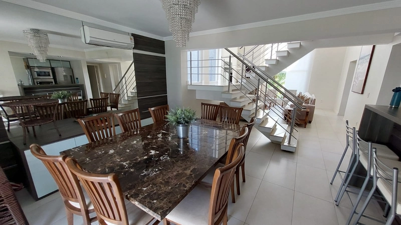 Casa com 4 dormitórios e piscina no condomínio Dubai: 6ª foto da galeria de imagens do imóvel