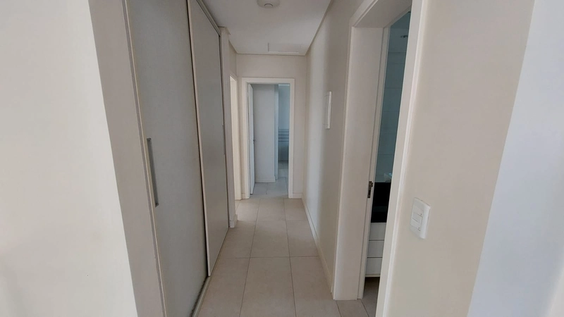 Casa com 4 dormitórios e piscina no condomínio Dubai: 24ª foto da galeria de imagens do imóvel