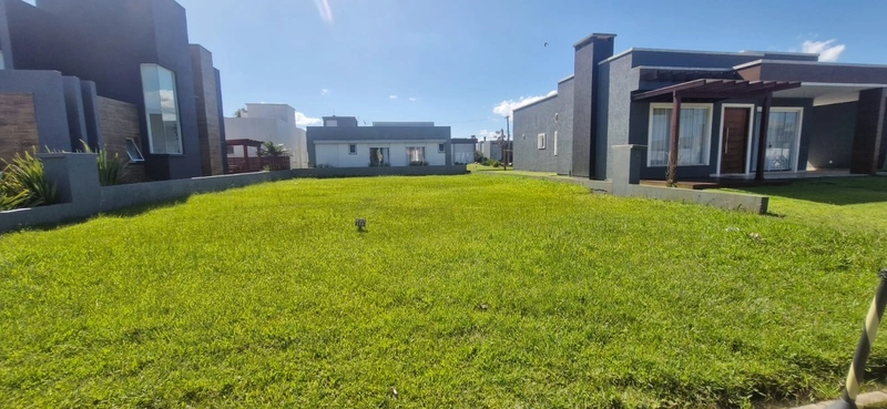 Terreno no condomínio Dubai: 1ª foto da galeria de imagens do imóvel