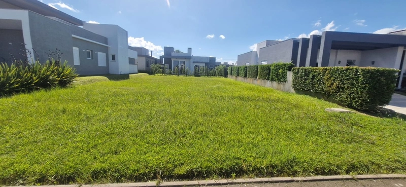 Terreno pronto para construir no condomínio Dubai: 1ª foto da galeria de imagens do imóvel