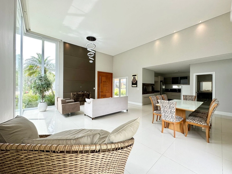 Casa com 4 suítes no condomínio Dubai: 8ª foto da galeria de imagens do imóvel