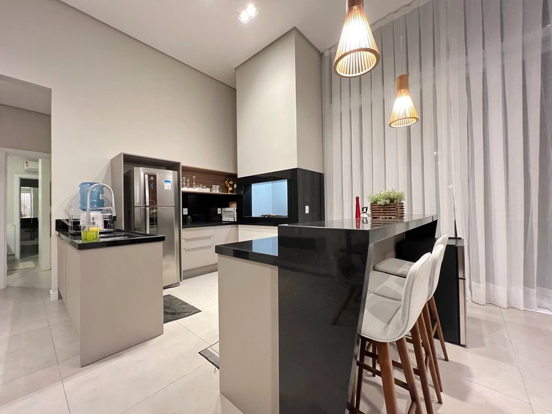 Casa com ótimo espaço e 4 suítes: 5ª foto da galeria de imagens do imóvel