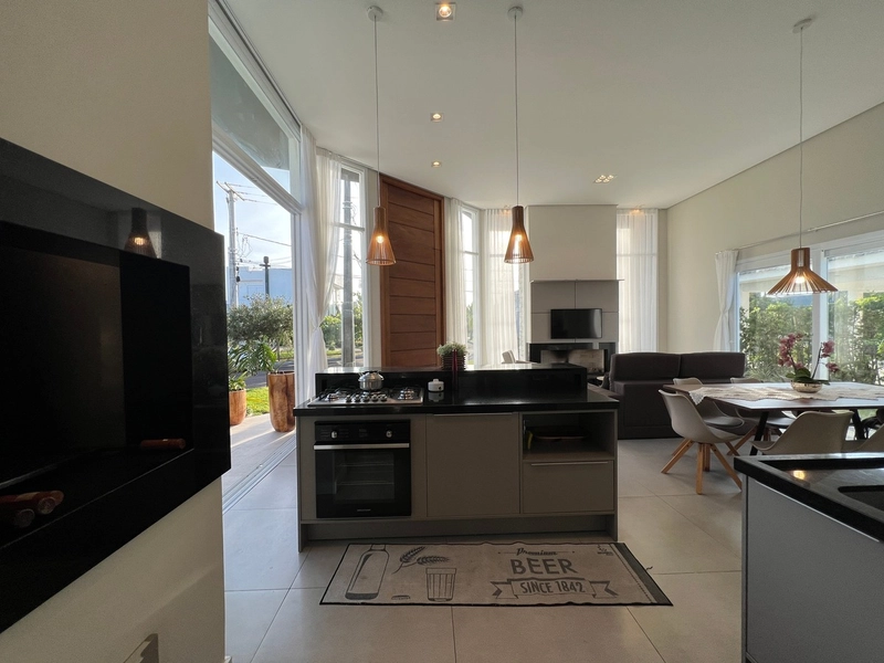 Casa com ótimo espaço e 4 suítes: 14ª foto da galeria de imagens do imóvel