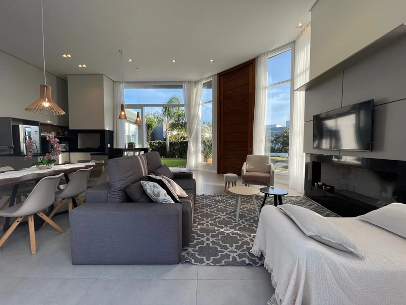 Casa com ótimo espaço e 4 suítes: 16ª foto da galeria de imagens do imóvel