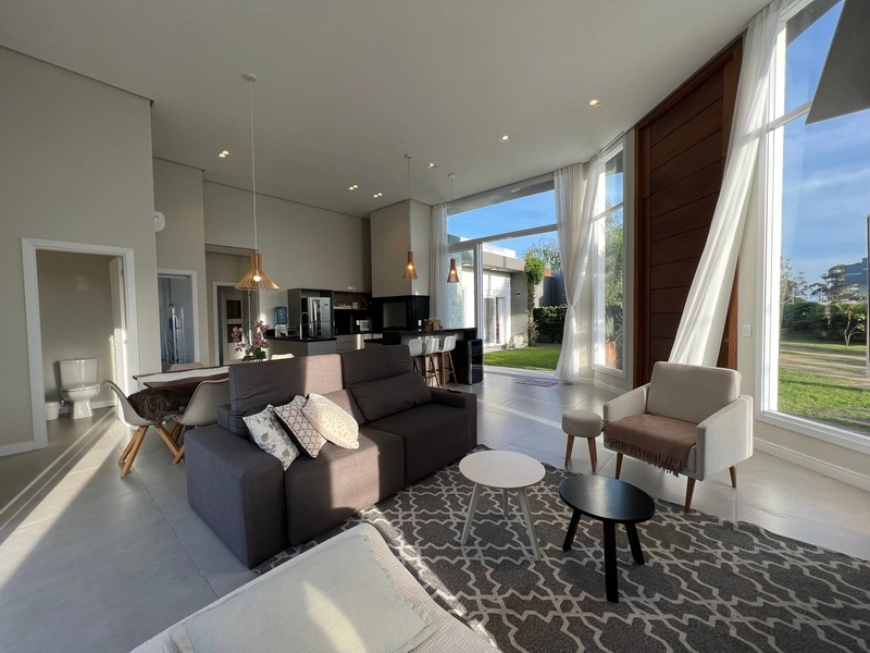 Casa com ótimo espaço e 4 suítes: 17ª foto da galeria de imagens do imóvel