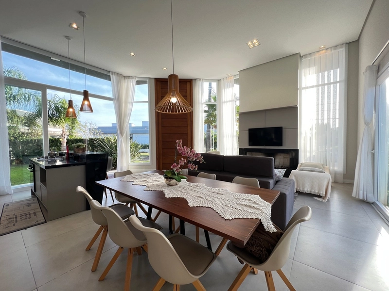 Casa com ótimo espaço e 4 suítes: 21ª foto da galeria de imagens do imóvel