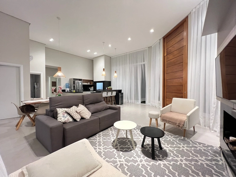 Casa com ótimo espaço e 4 suítes: 4ª foto da galeria de imagens do imóvel