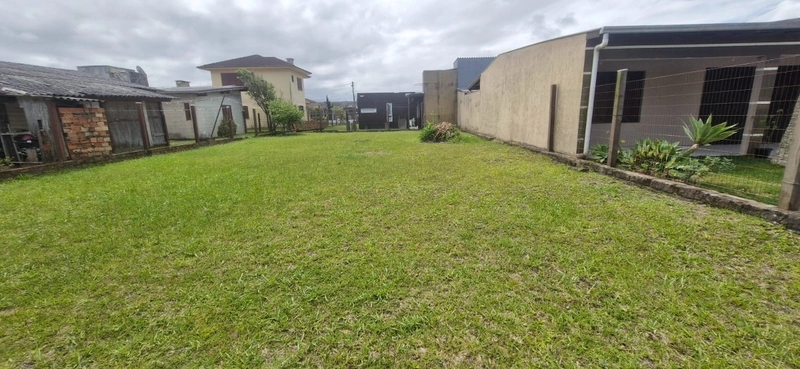 Terreno a 3 quadras do mar com preço imperdível!!: 1ª foto da galeria de imagens do imóvel