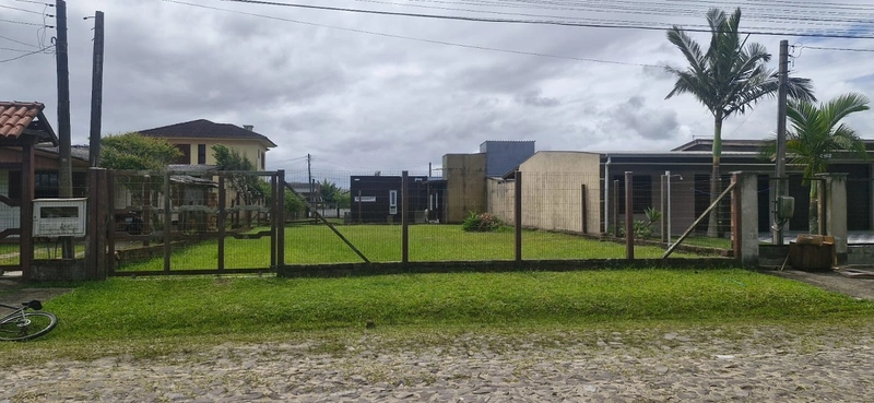 Terreno a 3 quadras do mar com preço imperdível!!: 3ª foto da galeria de imagens do imóvel