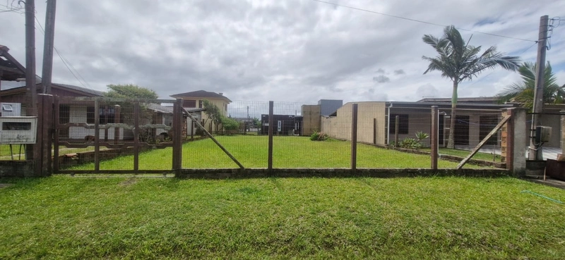Terreno a 3 quadras do mar com preço imperdível!!: 2ª foto da galeria de imagens do imóvel
