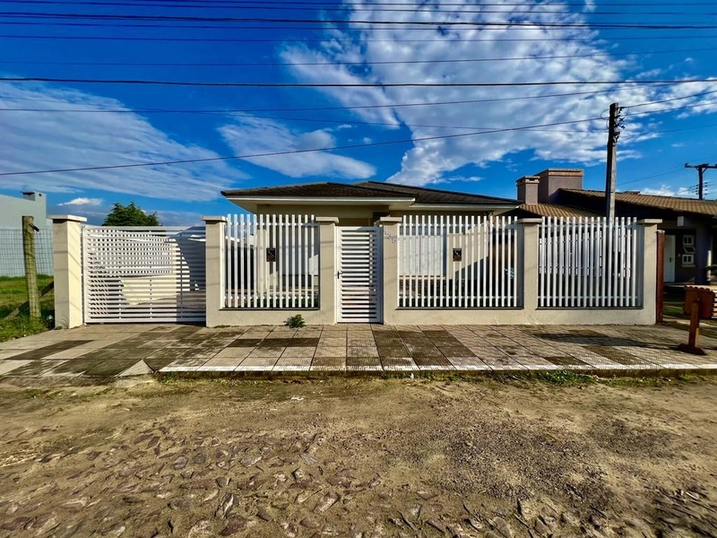 Casa mobiliada com 3 dormitórios na Zona Norte: 1ª foto da galeria de imagens do imóvel
