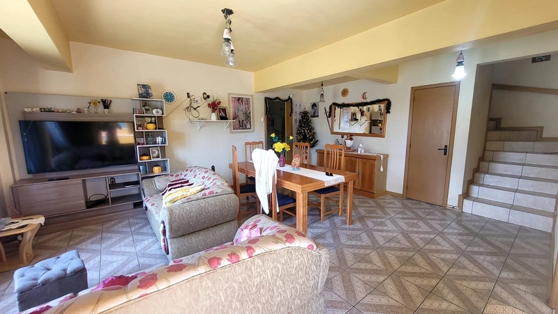 Casa com 3 dormitórios mobiliada na Zona Norte: 2ª foto da galeria de imagens do imóvel
