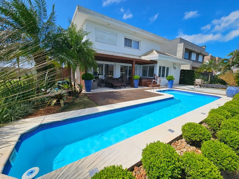Mansão de luxo com 4 suítes e piscina aquecida no Enseada Lagos: 23ª foto da galeria de imagens do imóvel