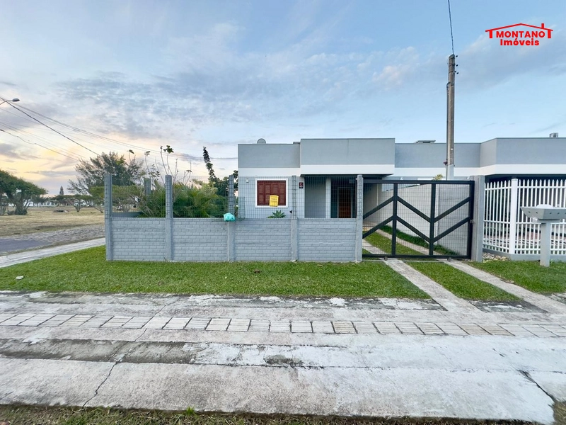 Casa de esquina a duas quadras do mar com 2 dormitórios: 6ª foto da galeria de imagens do imóvel