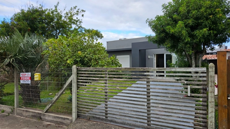 Casa aconchegante próxima ao mar com 2 dormitórios: 2ª foto da galeria de imagens do imóvel