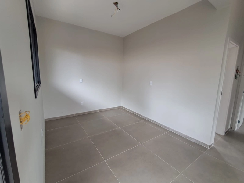 Apartamento em Prédio Pequeno - 4 Unidades: 4ª foto da galeria de imagens do imóvel