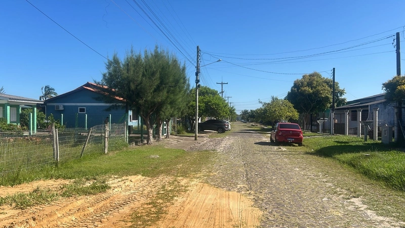 Barbada terreno lado mar aterrado bem localizado em Capão da Canoa: 4ª foto da galeria de imagens do imóvel