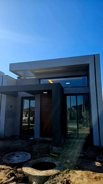 Casa de alto padrão com pé direito alto e dois dormitórios: 7ª foto da galeria de imagens do imóvel
