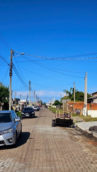 Casa de alto padrão com pé direito alto e dois dormitórios: 3ª foto da galeria de imagens do imóvel