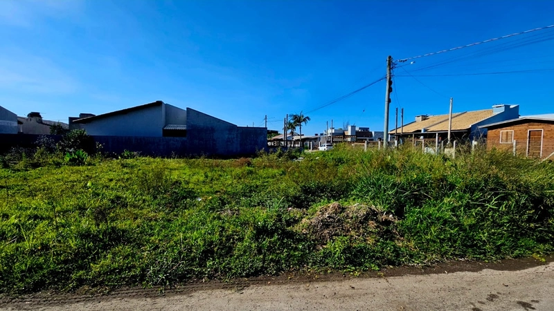 Terreno de esquina com ótima localização no bairro Guarani: 1ª foto da galeria de imagens do imóvel