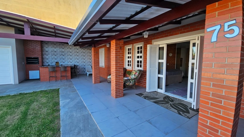 Casa com qualidade excepcional de 3 dormitórios e grande pátio!: 24ª foto da galeria de imagens do imóvel