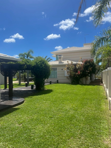 Casa de padrão inestimável com 3 Suítes, piscina e Jacuzzi: 14ª foto da galeria de imagens do imóvel