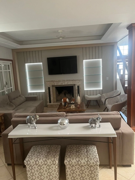 Casa de padrão inestimável com 3 Suítes, piscina e Jacuzzi: 43ª foto da galeria de imagens do imóvel