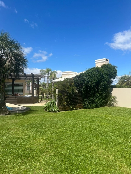 Casa de padrão inestimável com 3 Suítes, piscina e Jacuzzi: 32ª foto da galeria de imagens do imóvel