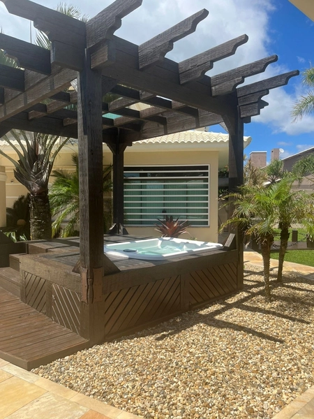 Casa de padrão inestimável com 3 Suítes, piscina e Jacuzzi: 27ª foto da galeria de imagens do imóvel