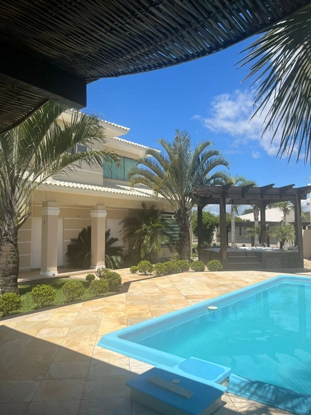 Casa de padrão inestimável com 3 Suítes, piscina e Jacuzzi: 35ª foto da galeria de imagens do imóvel