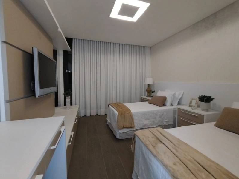 Casa espetacular com 5 Suítes e piscina no condomínio Playa Vista: 3ª foto da galeria de imagens do imóvel