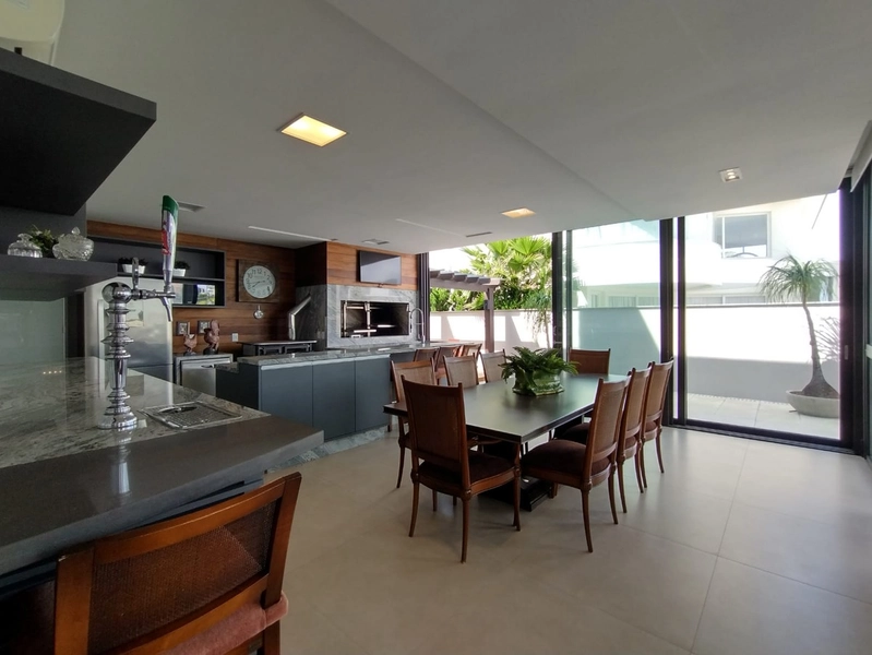 Casa espetacular com 5 Suítes e piscina no condomínio Playa Vista: 18ª foto da galeria de imagens do imóvel