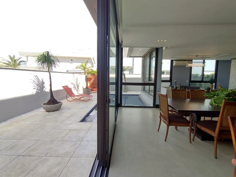 Casa espetacular com 5 Suítes e piscina no condomínio Playa Vista: 15ª foto da galeria de imagens do imóvel