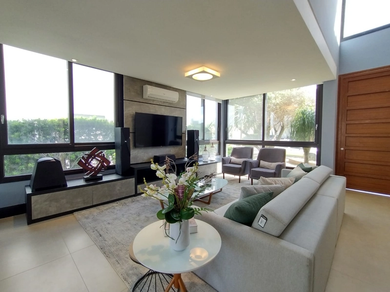 Casa espetacular com 5 Suítes e piscina no condomínio Playa Vista: 23ª foto da galeria de imagens do imóvel
