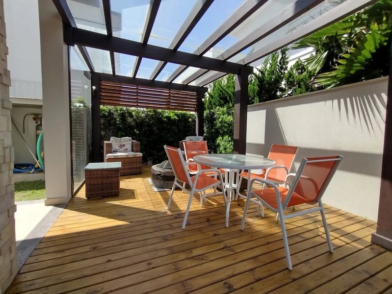 Casa espetacular com 5 Suítes e piscina no condomínio Playa Vista: 6ª foto da galeria de imagens do imóvel