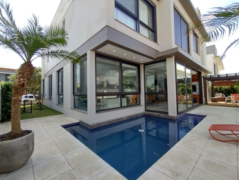 Casa espetacular com 5 Suítes e piscina no condomínio Playa Vista: 8ª foto da galeria de imagens do imóvel
