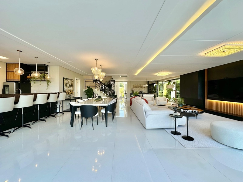 Casa sensacional com 6 Suítes e piscina: 10ª foto da galeria de imagens do imóvel