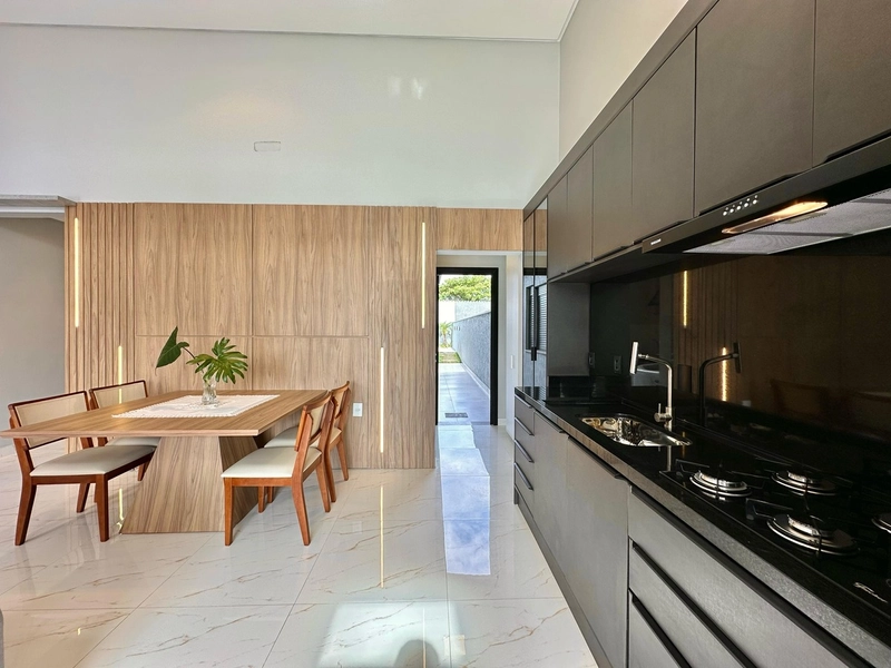 Casa com padrão inigualável com 3 dormitórios e piscina: 9ª foto da galeria de imagens do imóvel