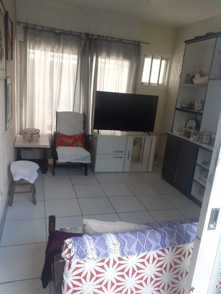 Casa bem localizada na avenida, com 2 dormitórios no bairro Guarani: 8ª foto da galeria de imagens do imóvel