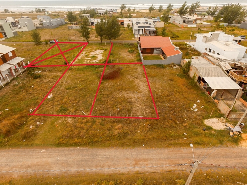 TERRENO NO JARDIM BEIRA MAR COM ÓTIMA LOCALIZAÇÃO- CAPÃO DA CANOA - RS: 2ª foto da galeria de imagens do imóvel