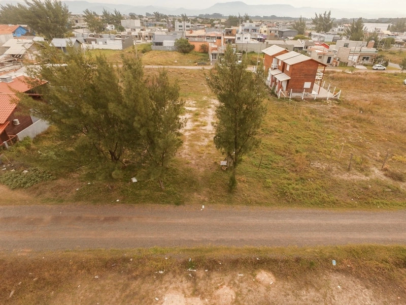 TERRENO NO JARDIM BEIRA MAR COM ÓTIMA LOCALIZAÇÃO- CAPÃO DA CANOA - RS: 7ª foto da galeria de imagens do imóvel