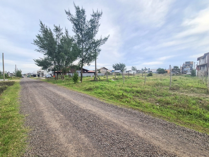 TERRENO NO JARDIM BEIRA MAR COM ÓTIMA LOCALIZAÇÃO- CAPÃO DA CANOA - RS: 6ª foto da galeria de imagens do imóvel